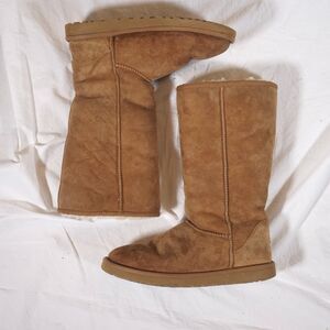 UGG Classic Tall II Boots Chestnut Brown Women’s Size 8
